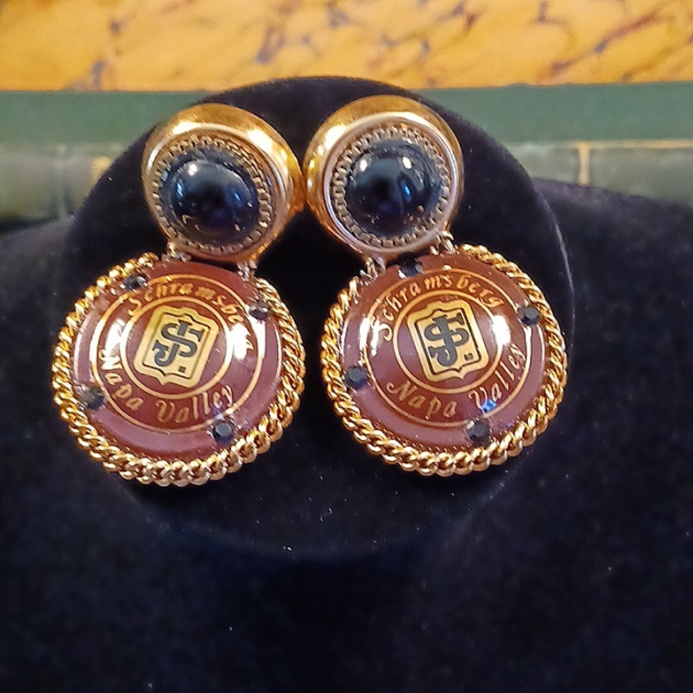 Women's earrings